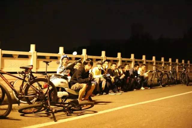 影像纪|夜色中的七个川大故事