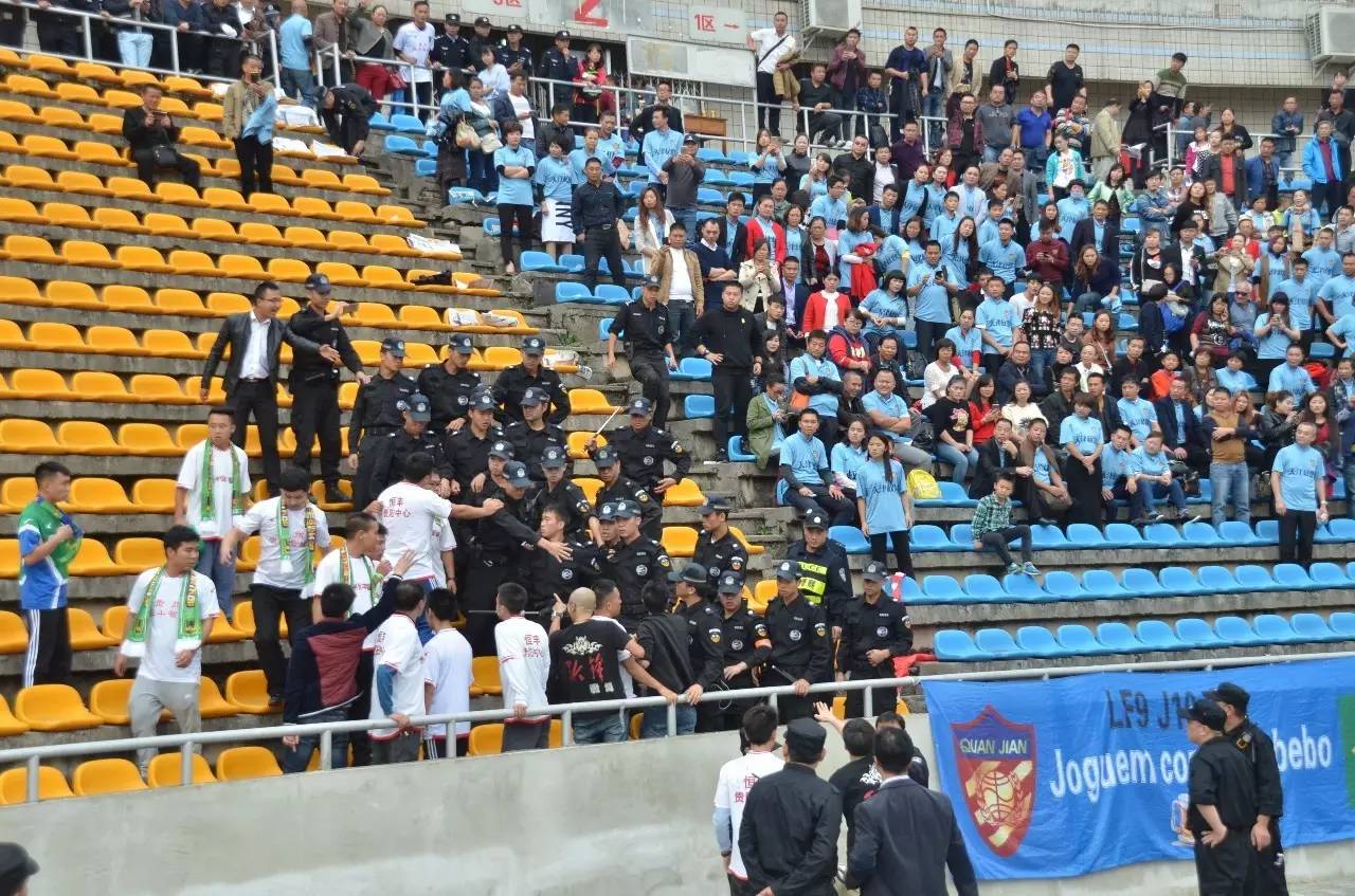 先胖不胖后胖压塌炕,热烈庆祝天津权健足球队冲超成功