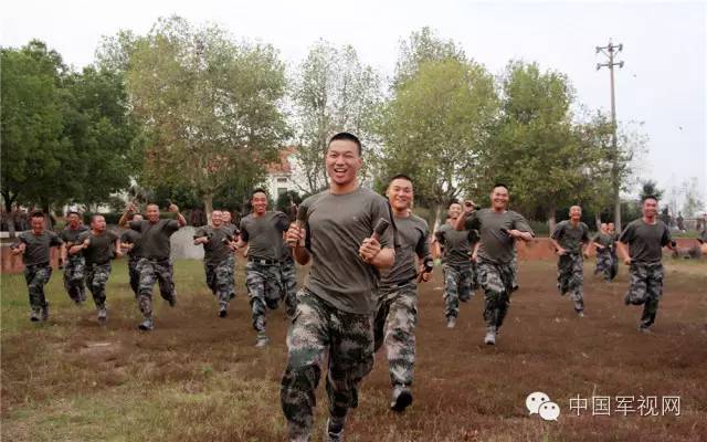 新兵连辛苦还是下连辛苦,新兵连吃了很多苦