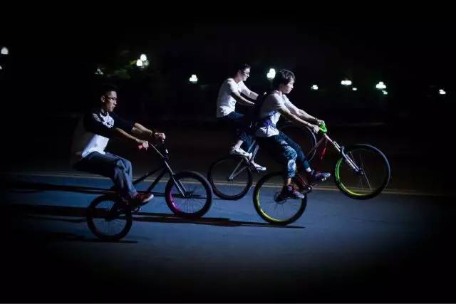 影像纪|夜色中的七个川大故事