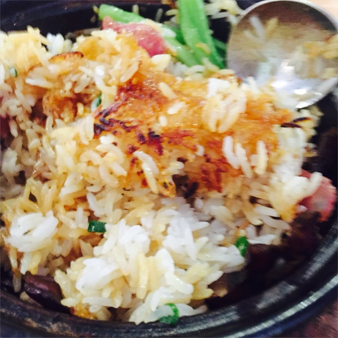 横向食评丨一场关于煲仔饭的厮杀