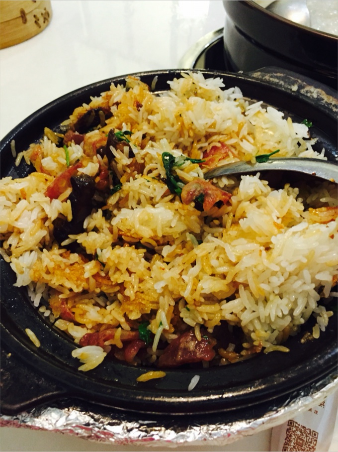 横向食评丨一场关于煲仔饭的厮杀