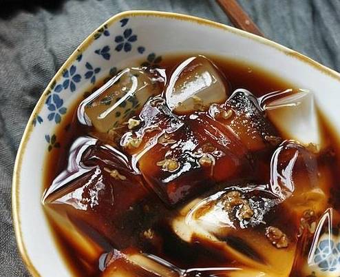 把桂花的香味藏在口中,把桂花喝下去把香气留下来