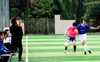 足球让人热血沸腾,足球让我们着迷