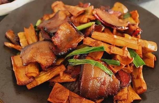 舌尖上的美食笋烧肉,正宗油焖笋烧肉