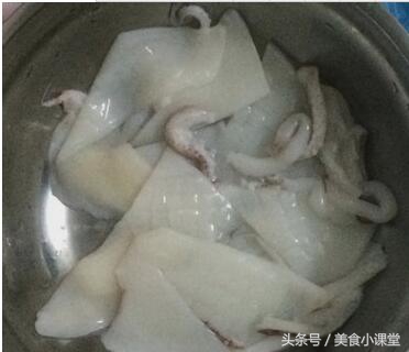 清洗鱿鱼时要把外皮剥掉吗,清洗整条鱿鱼