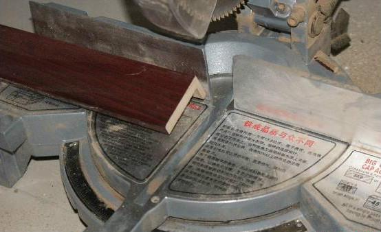 10年装修的老师傅忠告,木门安装关不严有什么妙招