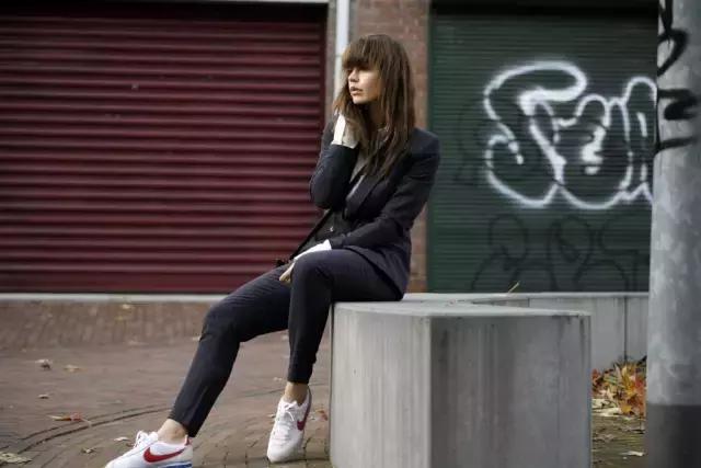 洛杉矶联名阿甘鞋,阿甘鞋联名红