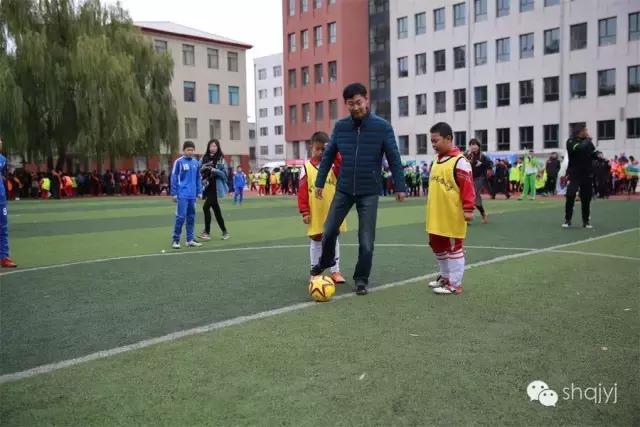 推动校园足球工作高质量发展,推动校园足球运动