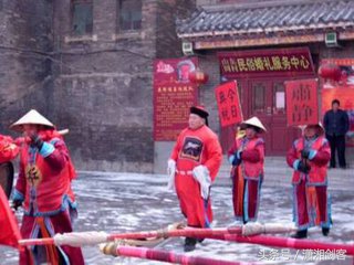 村姑发飙,村姑骂老太婆