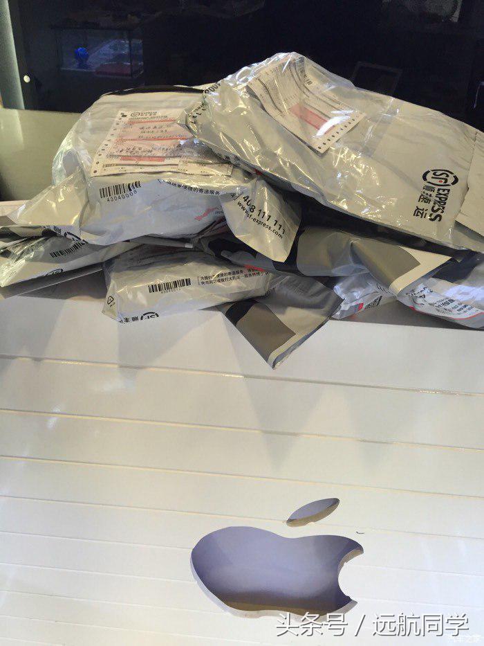 90后大学毕业生艰苦创业,喜提蒙迪欧1.5T时尚型