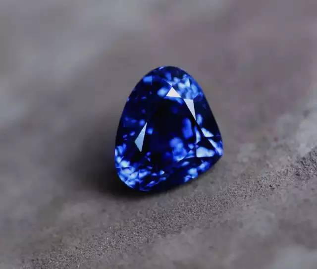 一分钟了解蓝玉,一分钟了解海蓝宝石