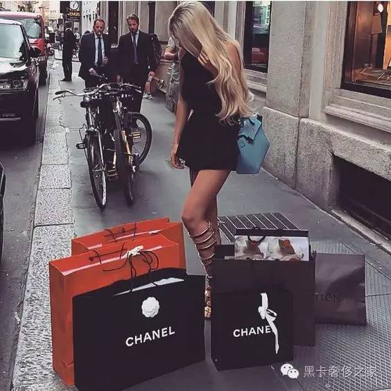 那个年代没有YSL，我们也很时髦