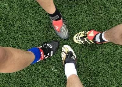 没有草的足球场地该选什么球鞋,足球新手推荐什么样的球鞋