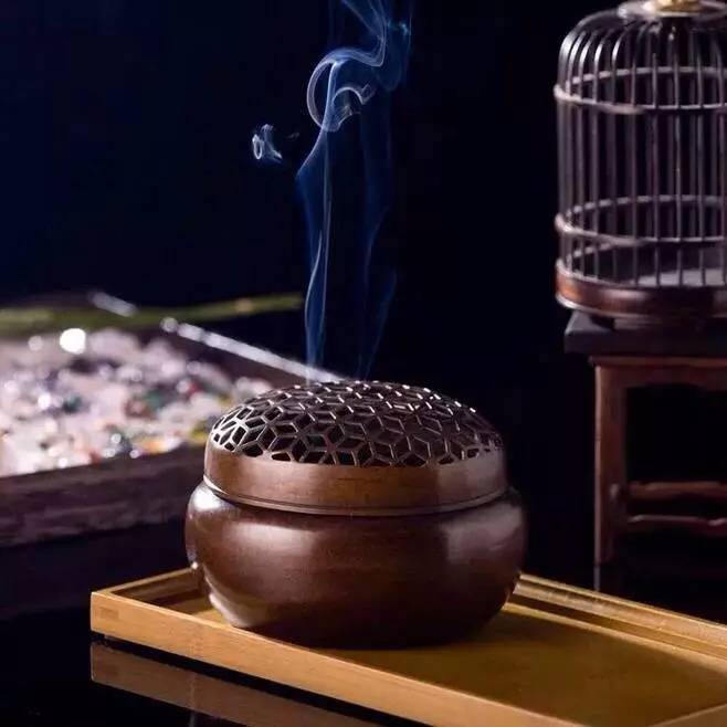 大牌香水浓香与淡香差距,大牌香水闻起来很贵