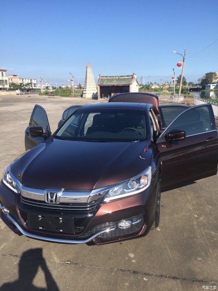 本田雅阁2.0精英版提车,雅阁琥珀金