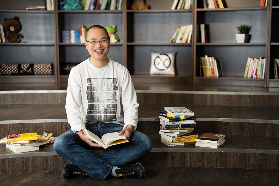 他帮助用户抄底微博股票大赚2000万美元，没有钱哪来的自由