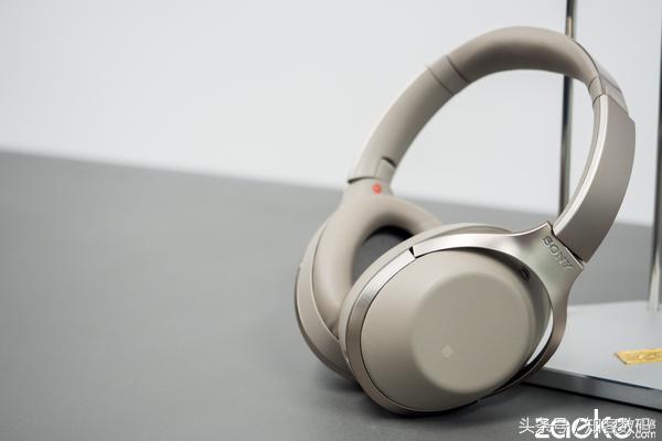 索尼MDR-1000X开箱：锁定BOSEQC35的劲敌