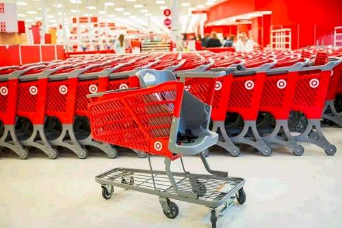 家庭主妇爆改购物车，百万人因此受益，沃尔玛总裁为他点赞，感动全美！