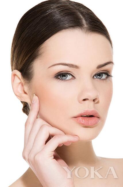 化妆水抗皱成分是智商税吗,化妆水是护肤界的最大骗局