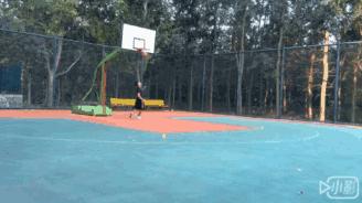 篮球过人招式贴防,在家练背后假转身运球过人