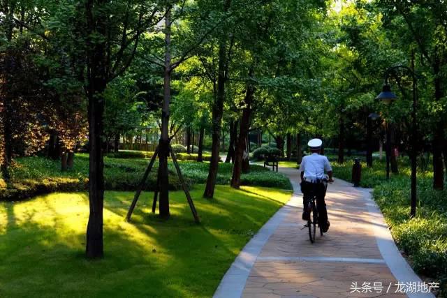 没有物管的老小区该找谁,没有物业的老小区归谁管