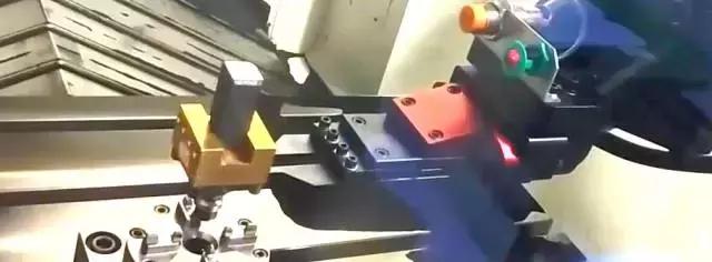 先进的塑料模具制作车间,先进注塑模具智能工厂