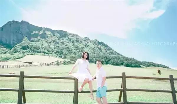 再见吧影楼风!豆瓣女神扛着相机在济州岛自拍清新婚纱照丨梦婚礼