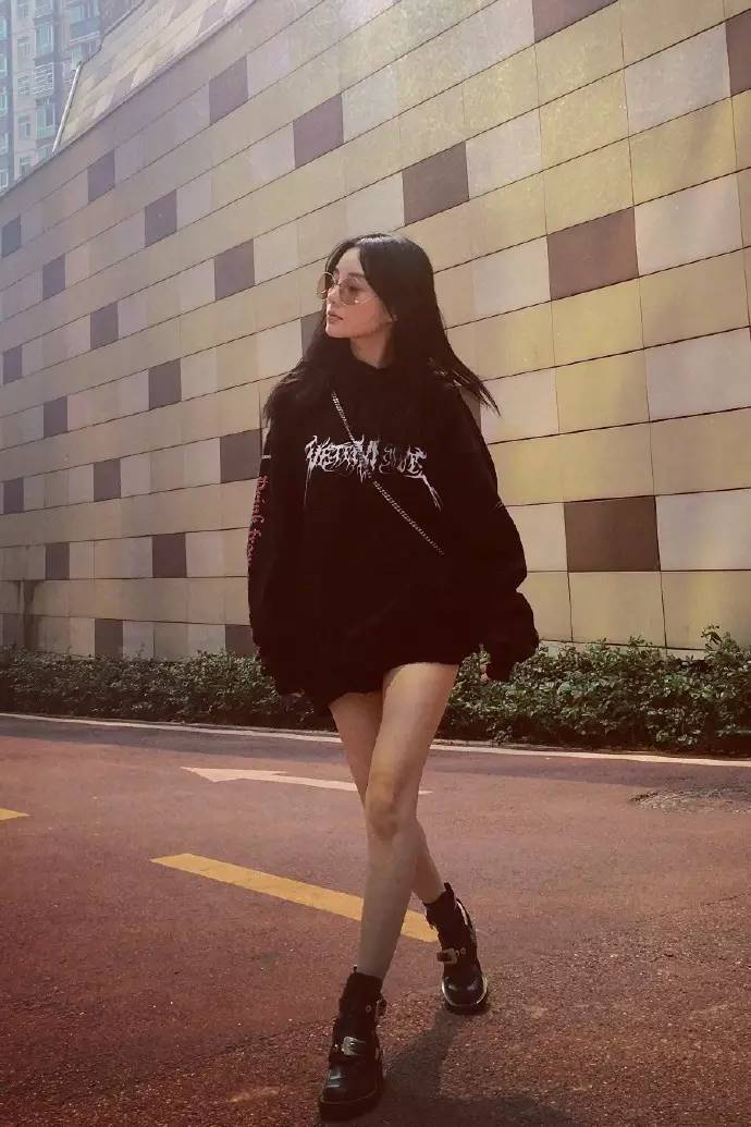 vetements卫衣为什么这么受欢迎,vetements破领卫衣怎么穿