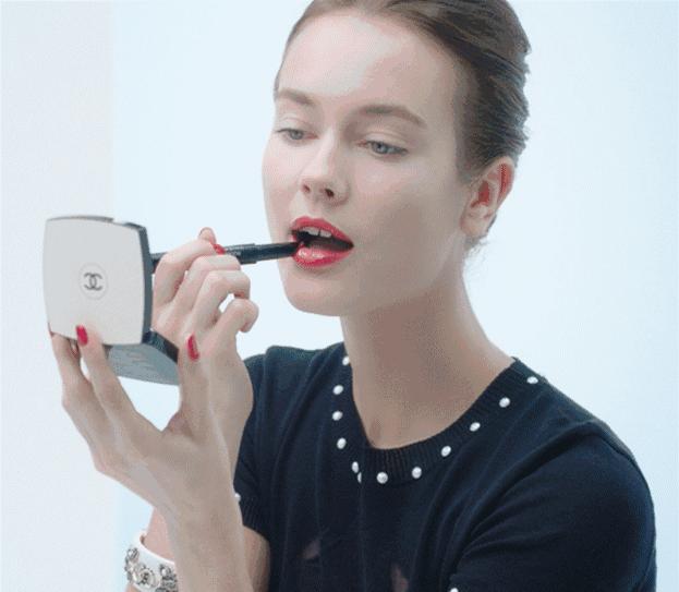 刘诗诗兰蔻口红,刘诗诗兰蔻小黑瓶