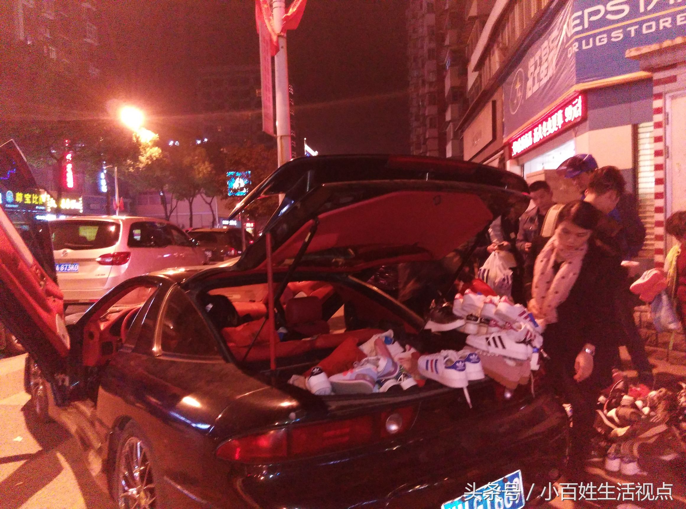 地摊卖鞋真实收入,摆摊卖鞋一个月1200万