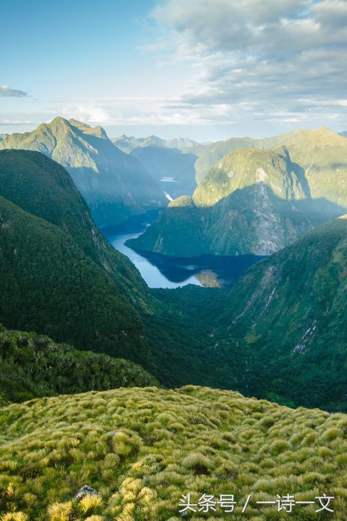 《远山的呼喚》飘下一片落叶，如飘下一片天空的云朵