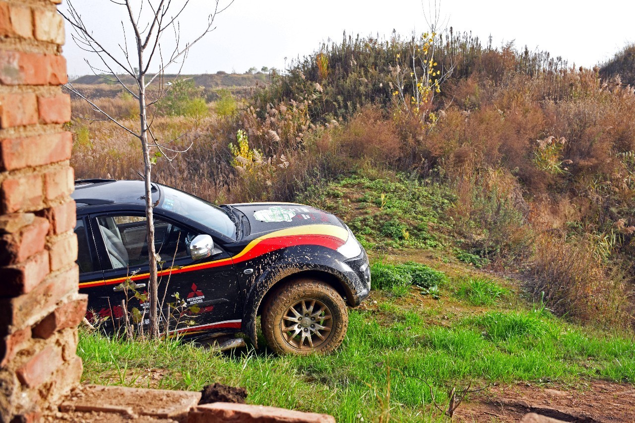 三菱帕杰罗劲畅at35特别版,沉浸式体验帕杰罗劲畅尊贵