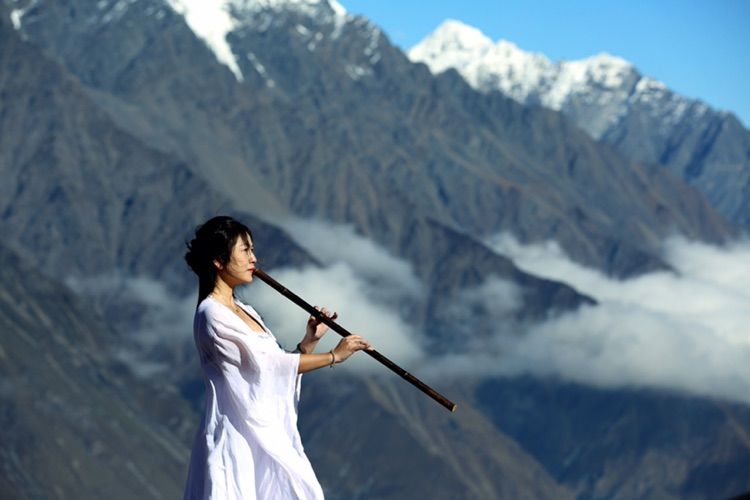 我在秋天等你是什么歌,我在秋天等你美到心碎散文