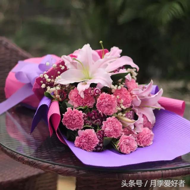 平常的日子送什么花比较好,夏秋季节送什么花合适呢