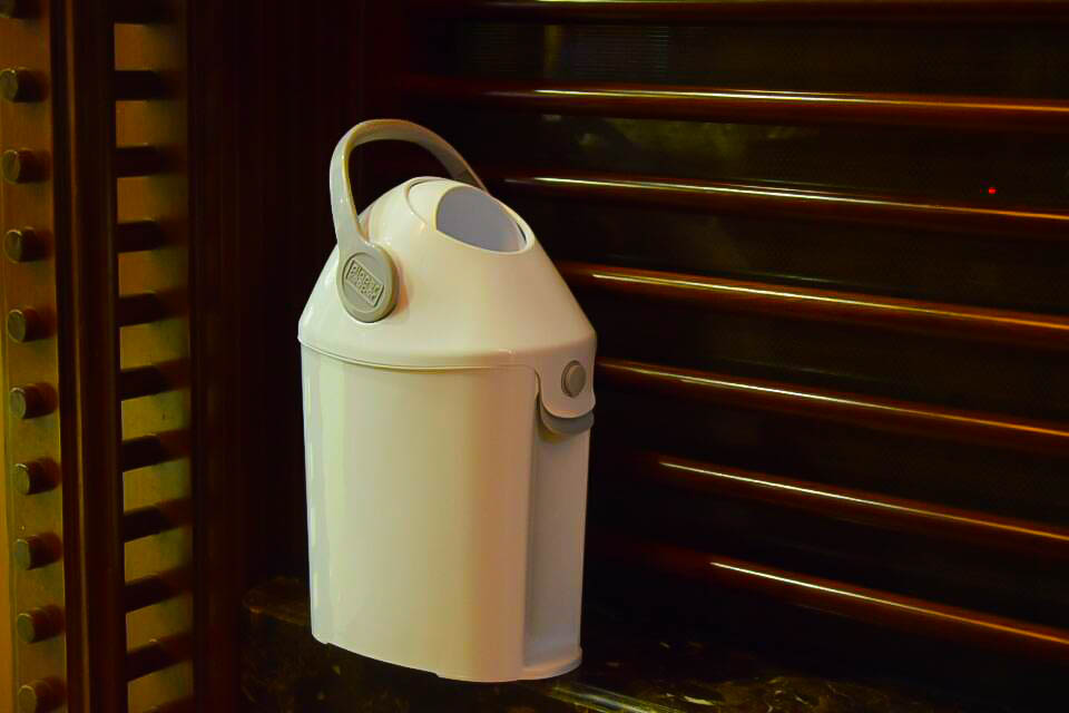 垃圾桶特“高调”,人妻22个零件收纳桶