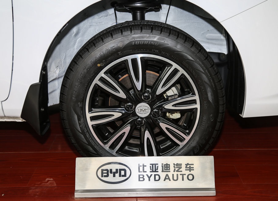 2017年比亚迪f3手动挡优缺点,比亚迪f32012款5万公里能卖多少钱