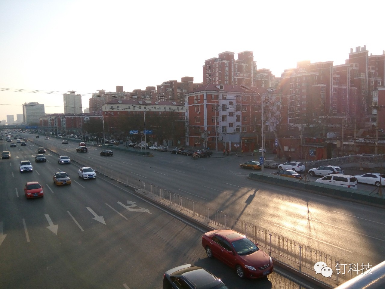 「钉科技评测」先锋C1：“高颜”手机如何助你“颜值爆表”？