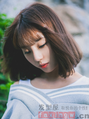 圆脸齐刘海女生适合的编发中长发,圆脸短卷发齐刘海怎么扎简单好看