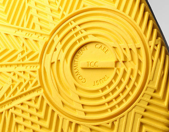 库里curry9北极光战靴,underarmour发布库里全明星战靴