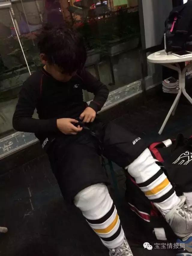 天了噜，学冰球让我的娃超man的！