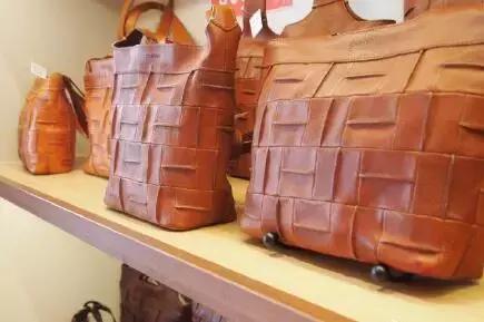 适合年轻人的潮牌包包品牌,目前日本最流行的包包