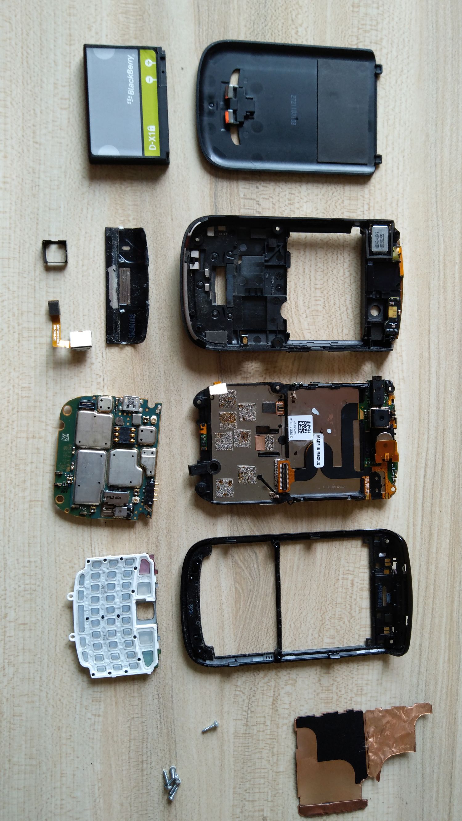 blackberry黑莓拆机,黑莓9788拆机教程