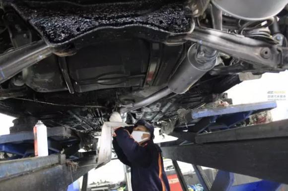 底盘装甲的作用包括哪些,底盘装甲怎么区别做了还是没做