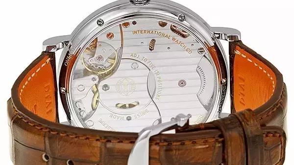 江诗丹顿和浪琴哪个档次高,江诗丹顿与浪琴哪个档次高