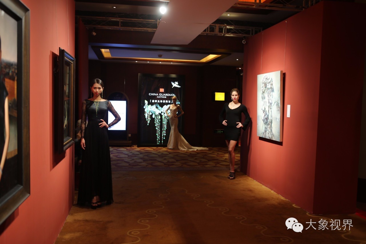 美艳洋模带您私家欧洲之旅!