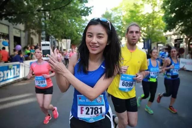 侯佩岑被骂,张艺兴侯佩岑