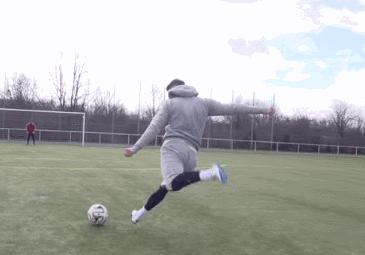 足球射门没有力量怎么办,足球射门力量