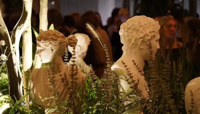 burberry风衣和围巾,burberry风衣配什么颜色围巾