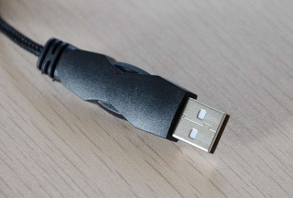 曼巴眼镜蛇鼠标评测,百元鼠标定位准